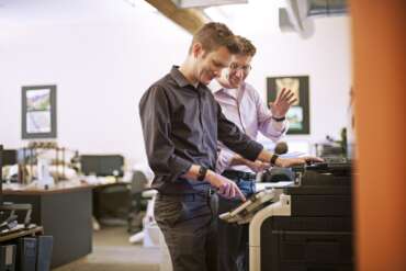 Czy korzystanie ze sprzętów biurowych wymaga specjalnego przeszkolenia?