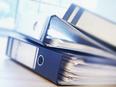 Jak archiwizować dokumenty trzymane w biurze?